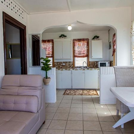 Moonlight Cottage East End Village المظهر الخارجي الصورة