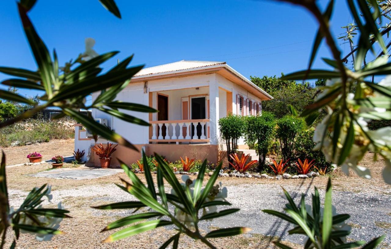 Moonlight Cottage East End Village المظهر الخارجي الصورة