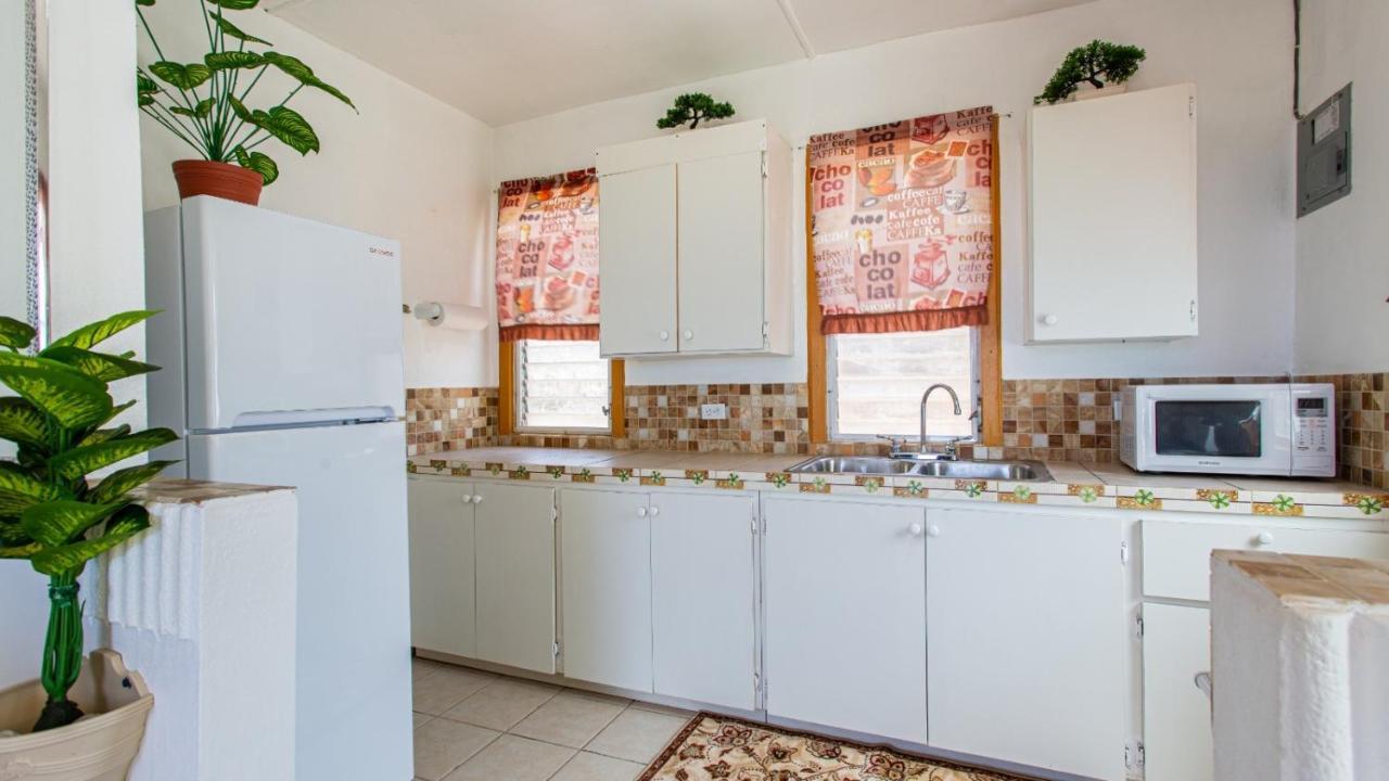 Moonlight Cottage East End Village المظهر الخارجي الصورة