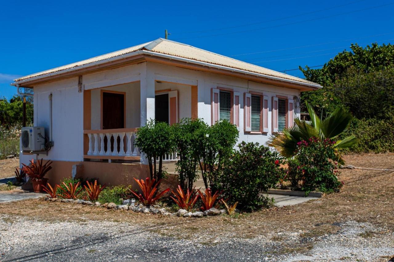 Moonlight Cottage East End Village المظهر الخارجي الصورة